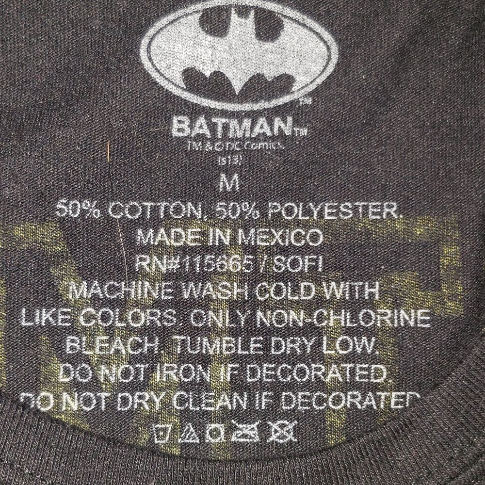 Batman Tee Black & Gold Size Medium - Picture 5 of 5